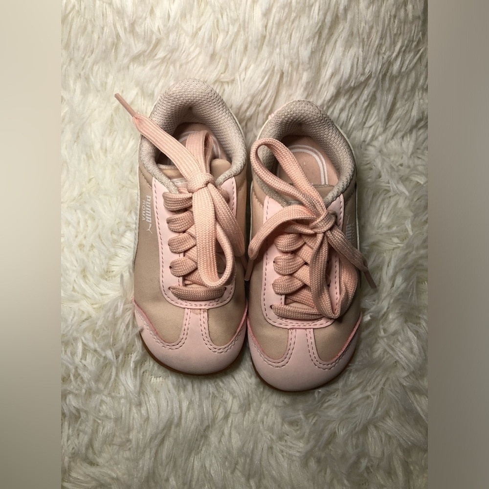 Puma Kids Sneakers - Soft Pink and White size 6 - Picture 6 of 16